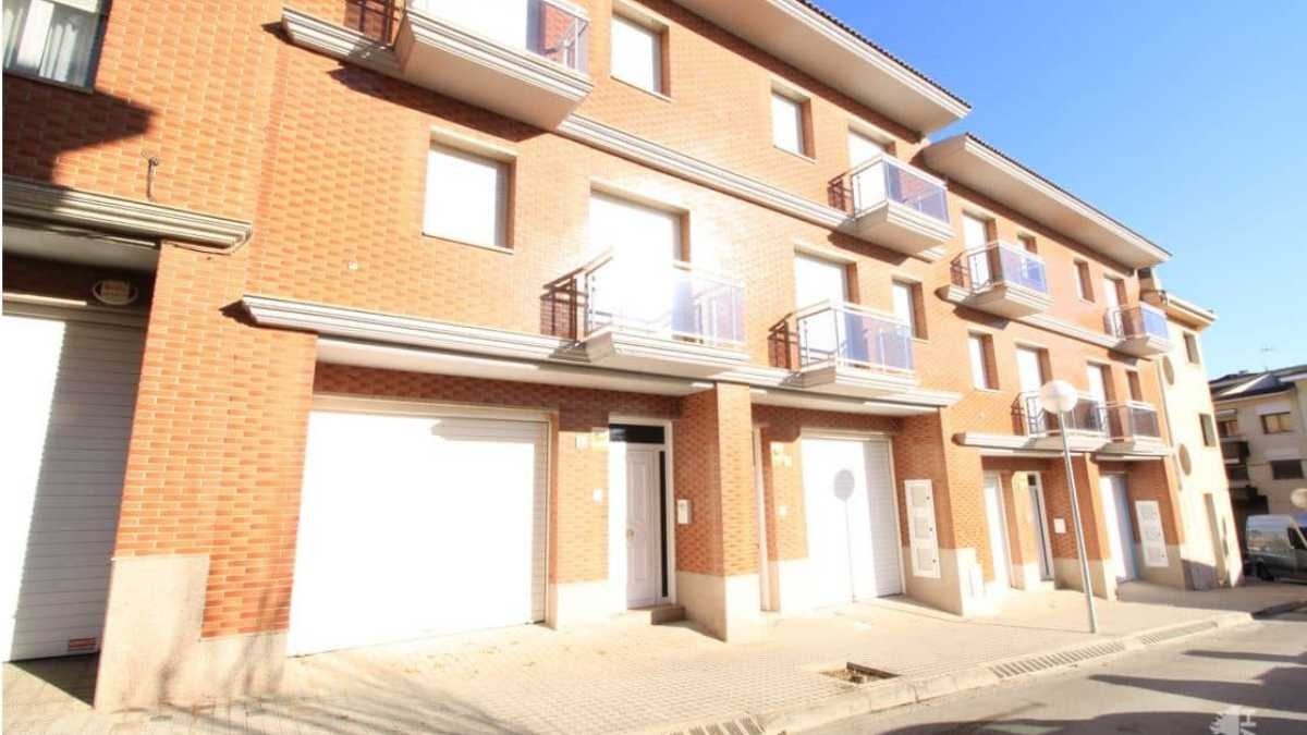 BBVA necesita vender estos pisos y casas desde 4.800 euros: los hay casi a estrenar y con cocina amueblada