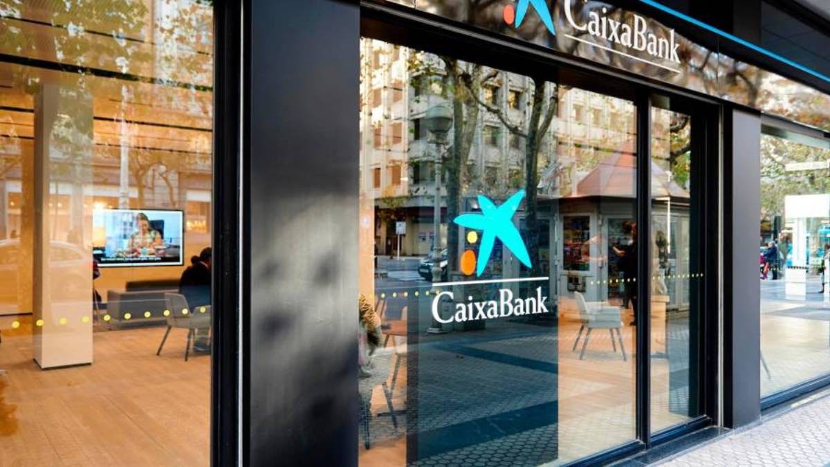 CaixaBank regala un Smart TV de 50” en febrero y marzo, así puedes conseguirlo
