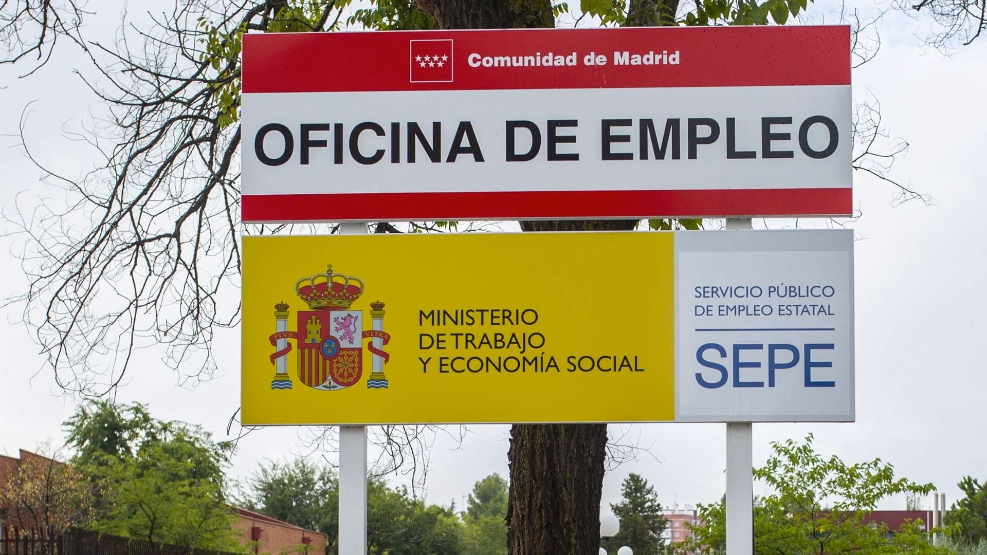 Los subsidios de 480 euros del SEPE que pueden pedir las madres desempleadas mayores de 45 años