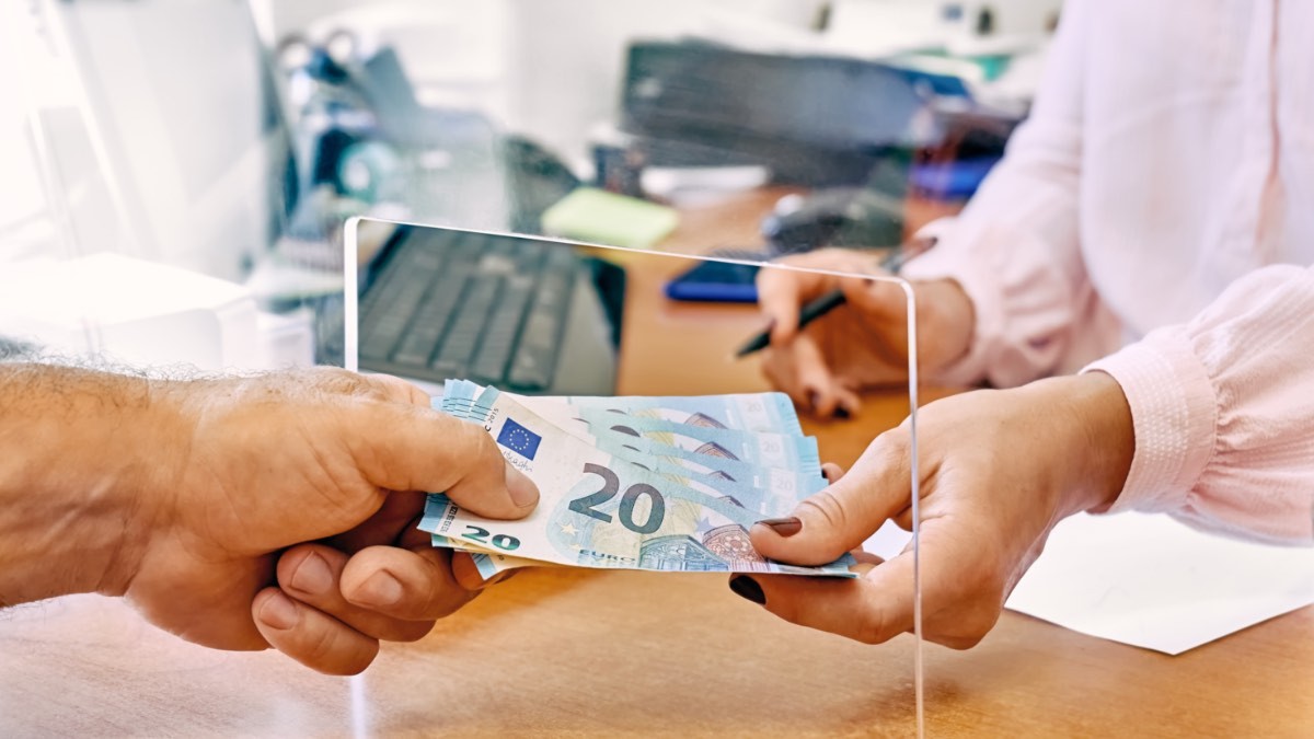 Estos bancos regalan hasta 720 euros por domiciliar la nómina en febrero