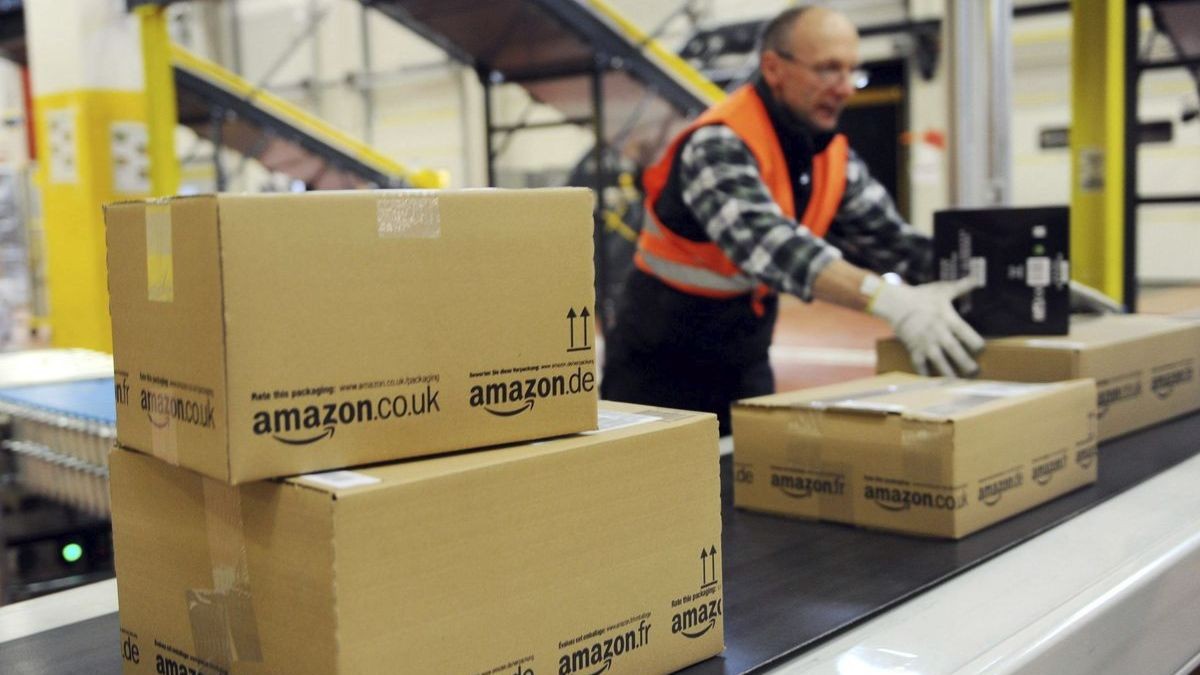 Amazon está buscando mozos de almacén sin experiencia: sueldo de 1.800 euros