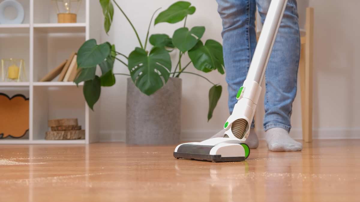El nuevo aspirador tipo Dyson de Lidl sin cables y con doble función: casa limpia en pocos minutos