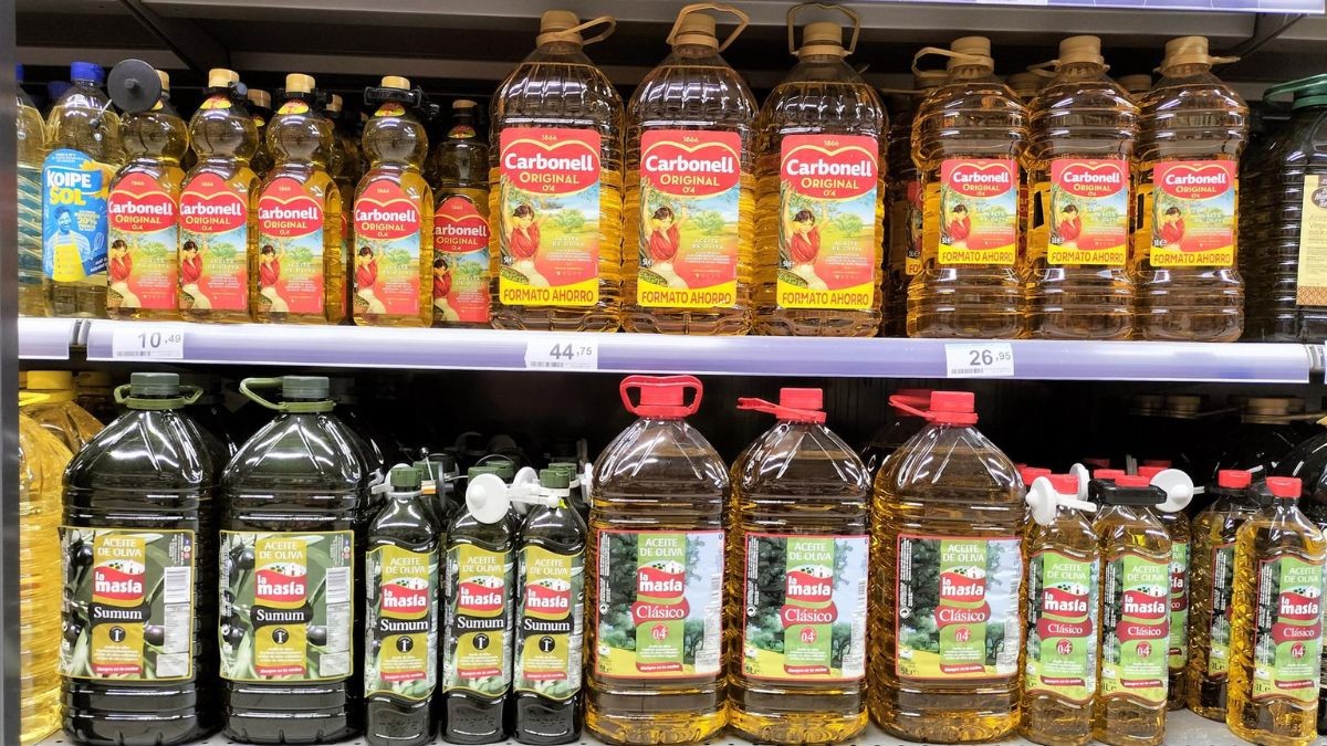 El precio del aceite de oliva baja en este supermercado: el chollazo que termina en pocos días