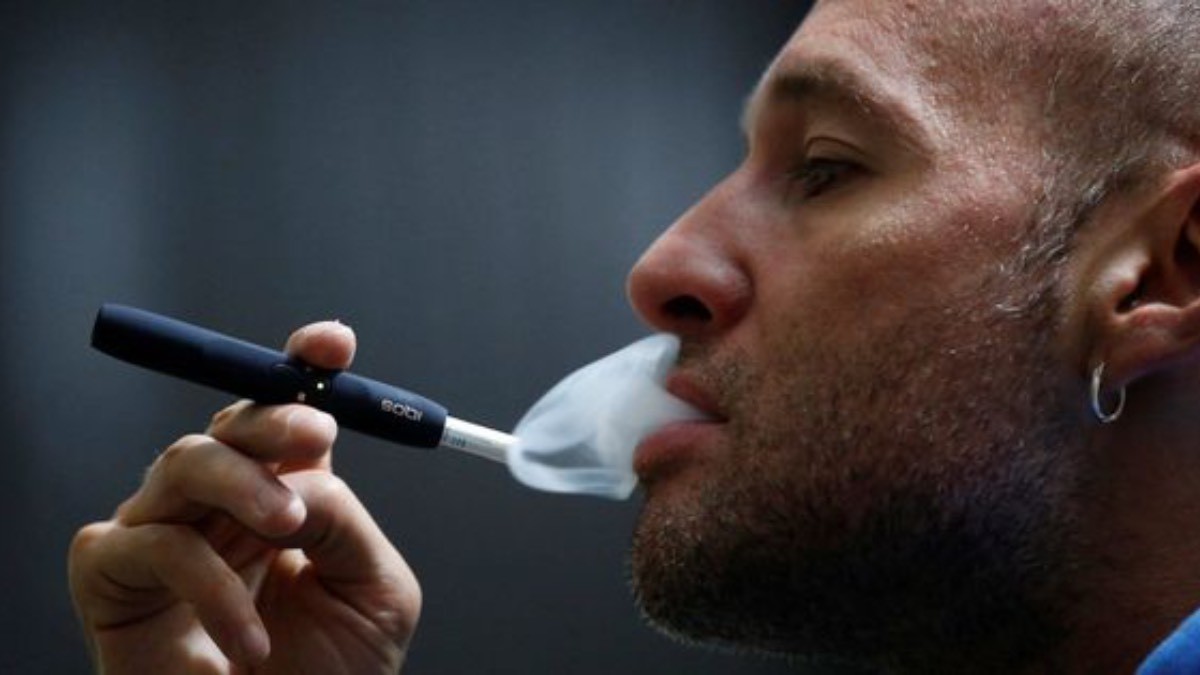 Golpe al tabaco: el Gobierno prohíbe la venta de aromatizantes y el calentado se equipara al tradicional