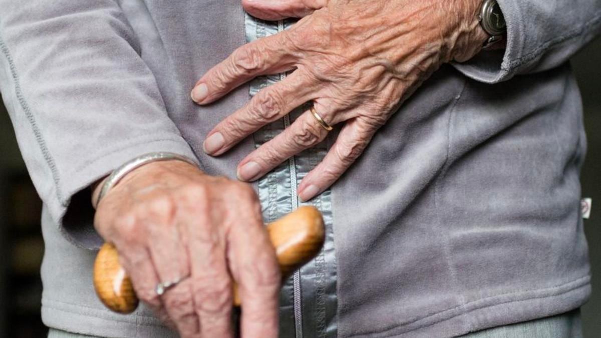 La Policía Nacional avisa del timo del botón rojo: una estafa dirigida a personas mayores 65 años