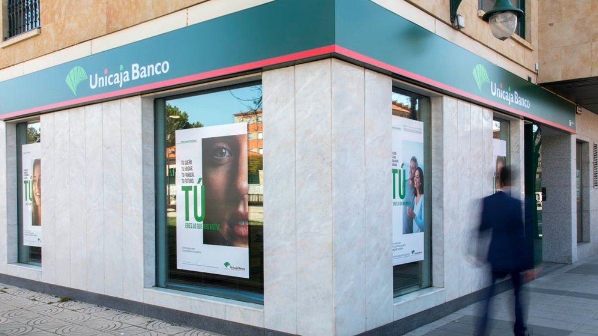 Unicaja regala 250 euros por domiciliar la nómina o pensión y da ventajas extra a trabajadores y pensionistas