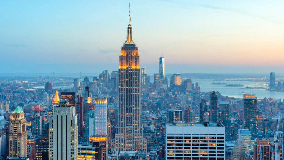 Esta empresa de Nueva York busca personas que hablen español: sueldo de 45.000 euros y opción de teletrabajo