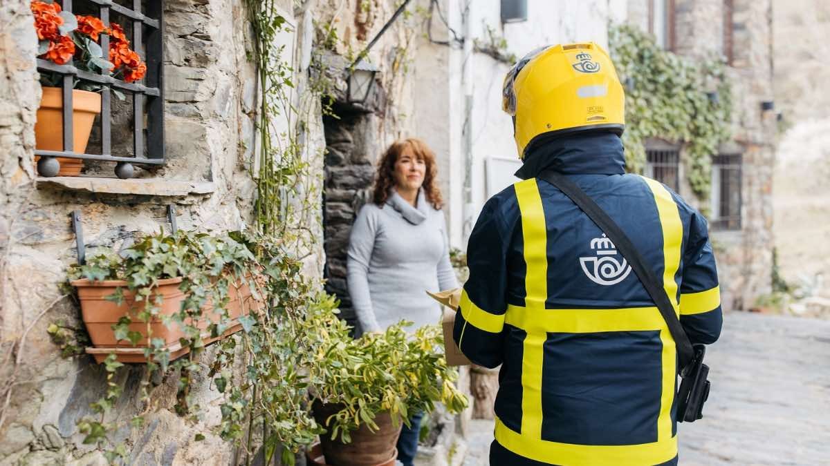 Caixabank te envía hasta 500 euros a tu casa solo llamando por teléfono