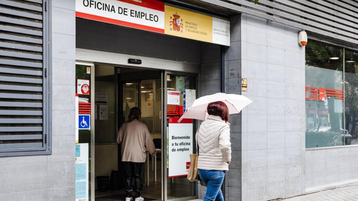 El Ministerio de Trabajo estudia aumentar el subsidio para mayores de 52 años