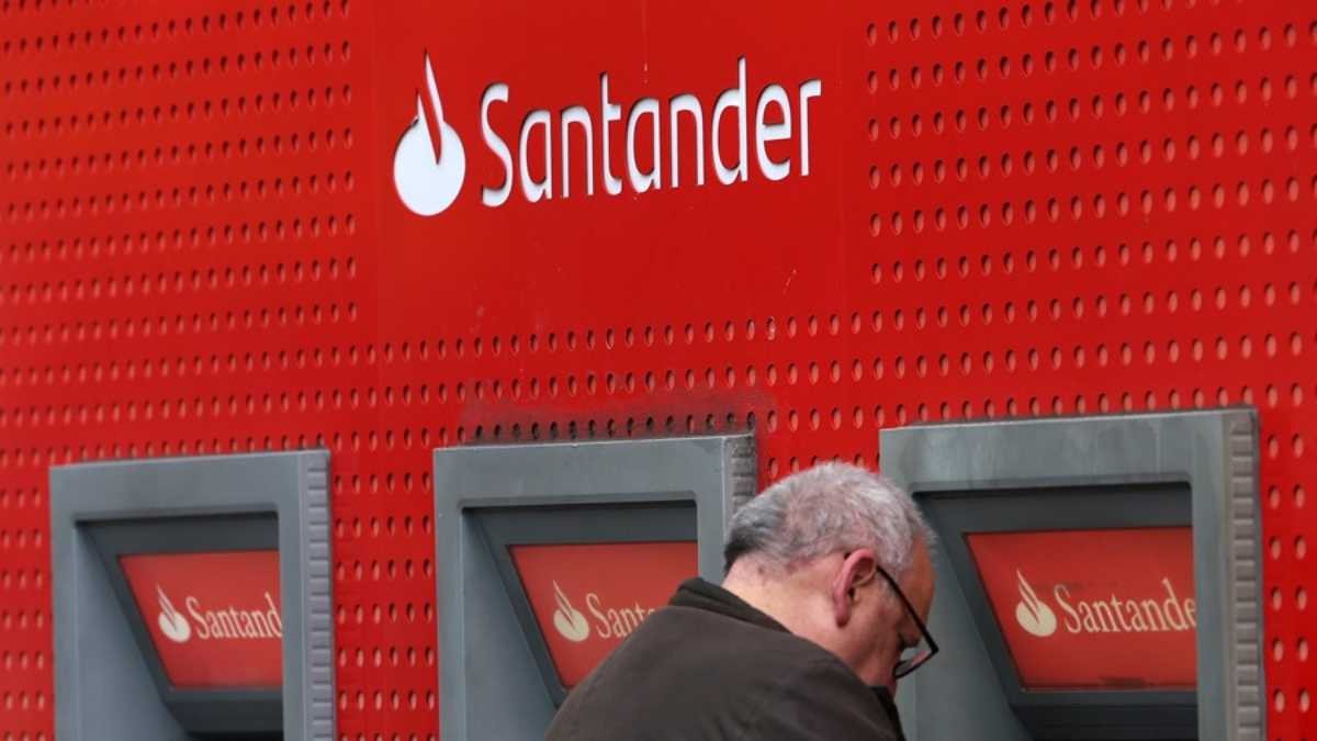 Nuevas ventajas que el Banco Santander ofrece a los jubilados este febrero