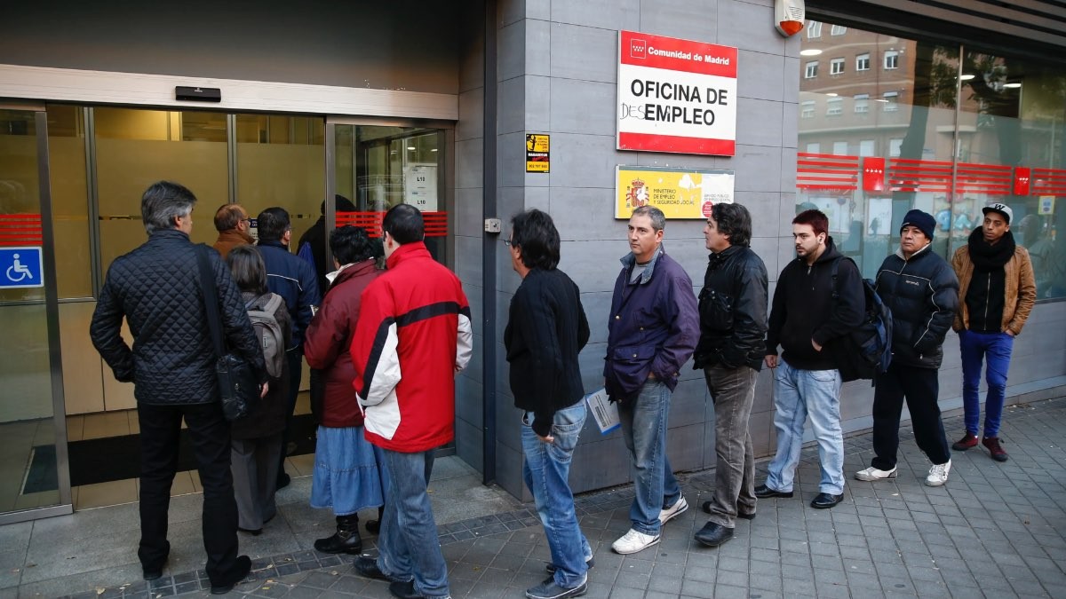 Estas son las ayudas del Gobierno para los menores de 30 años que buscan un empleo en 2024