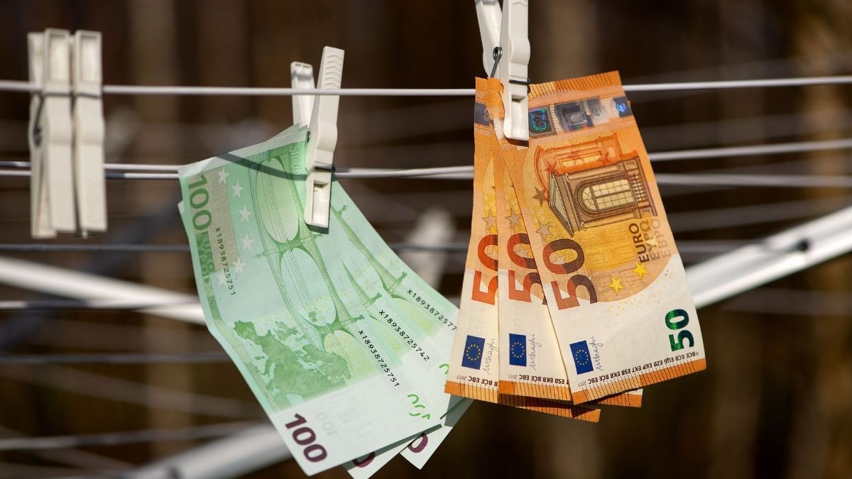 El Gobierno lanza una nueva ayuda económica de 2.880 euros para esta trabajadoras: los requisitos