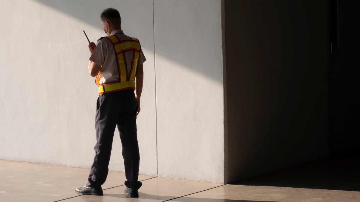 Prosegur tiene un nuevo curso gratis para trabajar de vigilante de seguridad: te dan trabajo al terminar