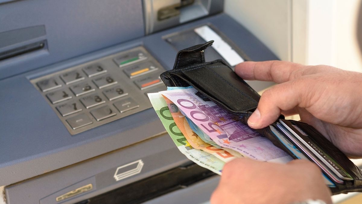 Alerta por la nueva estafa en cajeros automáticos: no necesitan la tarjeta para robar
