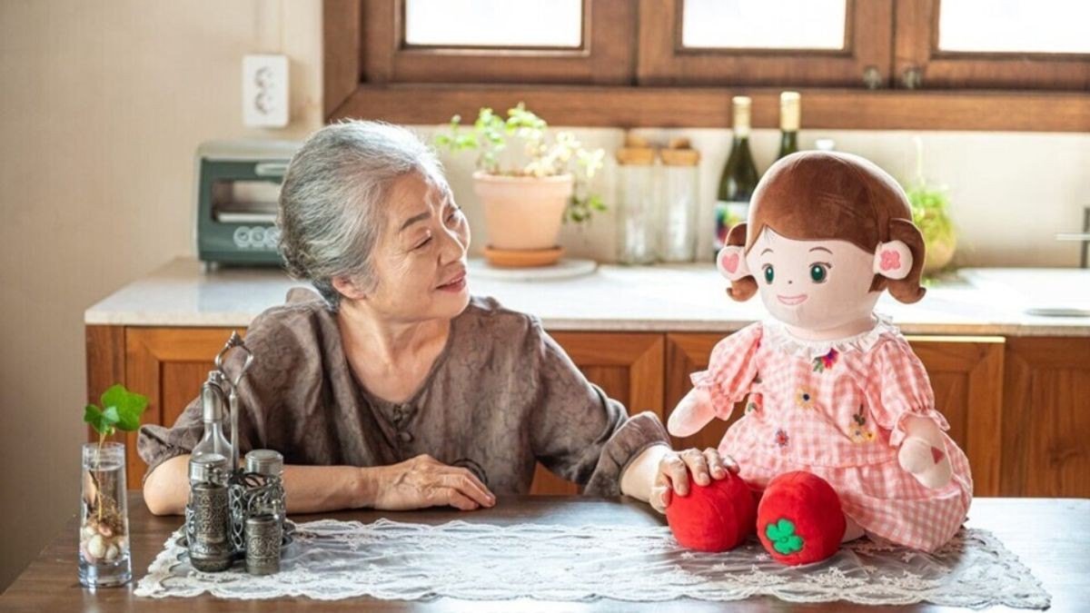El robot creado con inteligencia artificial que combate la soledad de las personas mayores