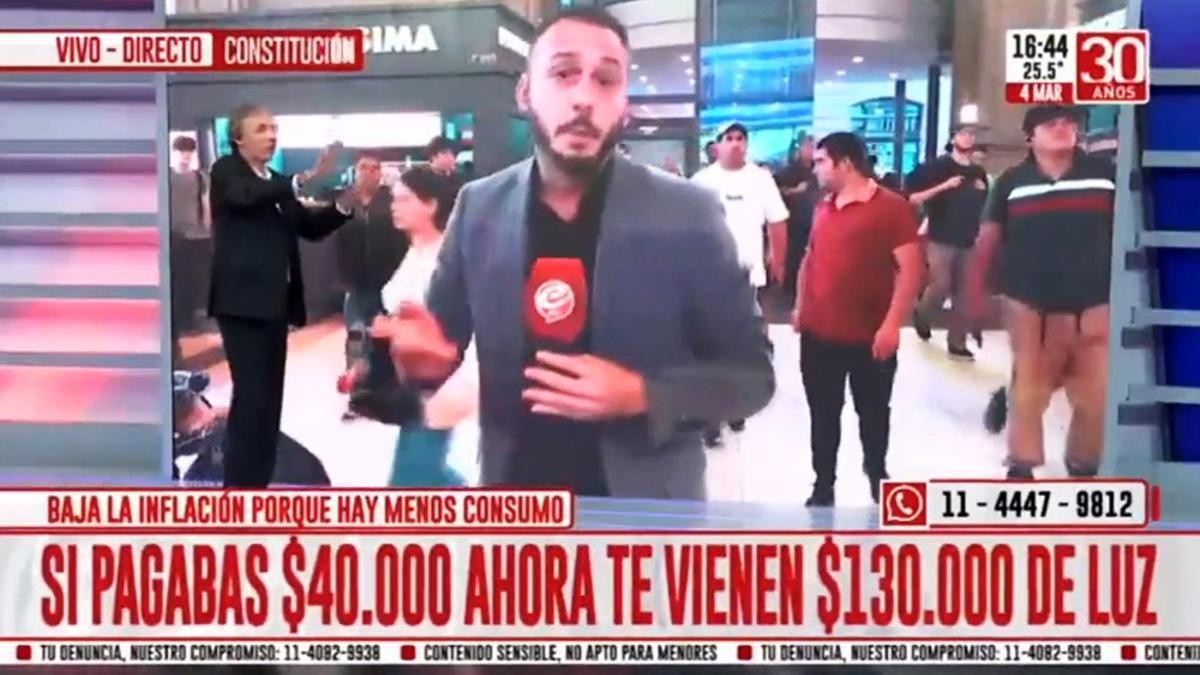 Despiden a un reportero de TV por denunciar en directo las condiciones precarias que sufre en su trabajo