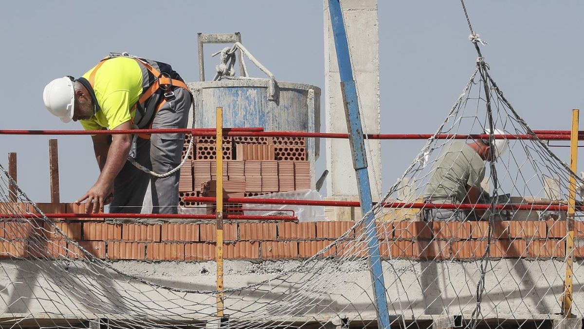 La subida salarial pactada en convenio colectivo alcanza al IPC en febrero y llega al 2,8%