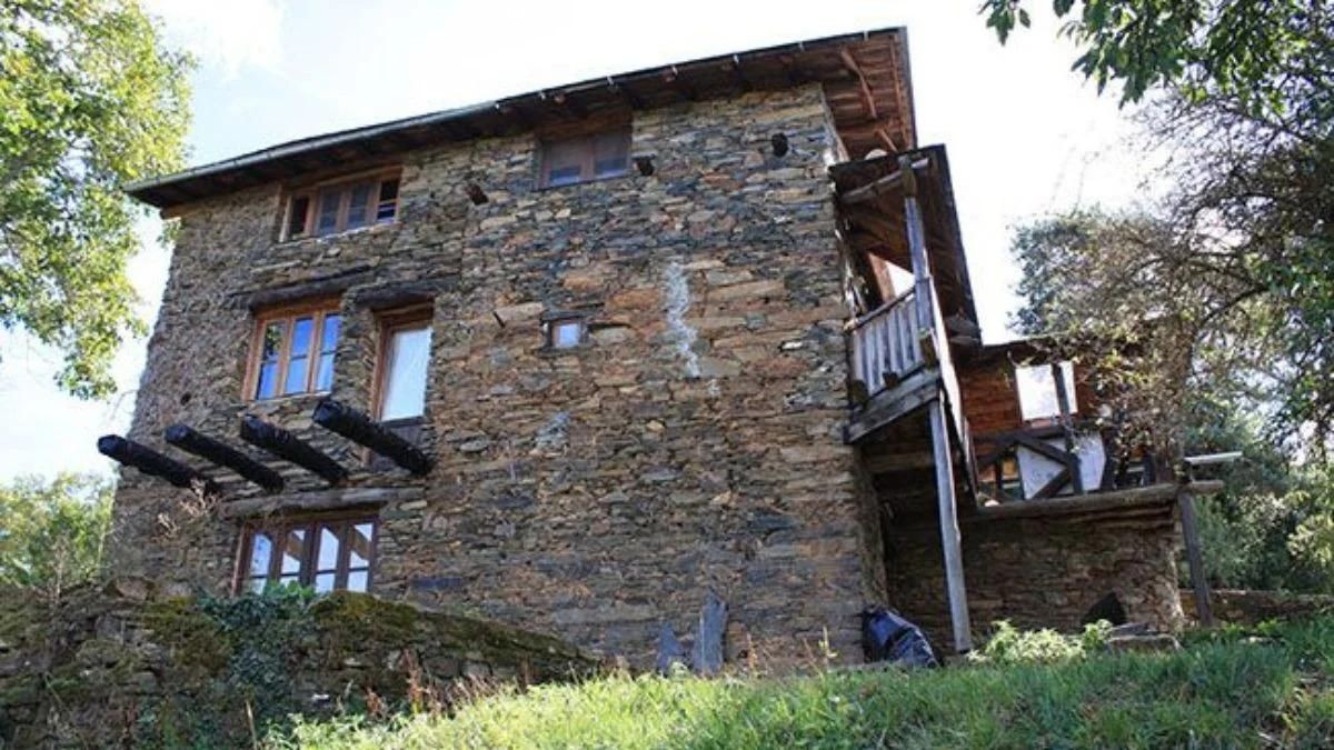 Una de las casas del pueblo de El Bierzo.