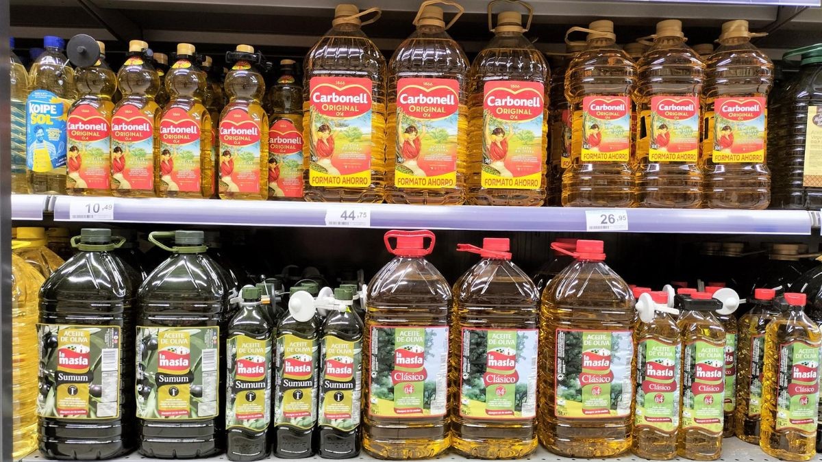 Carrefour lanza un chollazo con el precio del aceite de oliva: la oferta que conquista a sus clientes