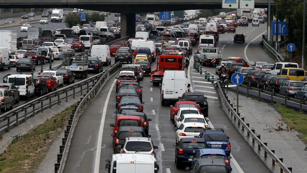 La DGT lanza un aviso para el puente del 1 de mayo: "Al volante, cero distracciones, cero alcohol y drogas"
