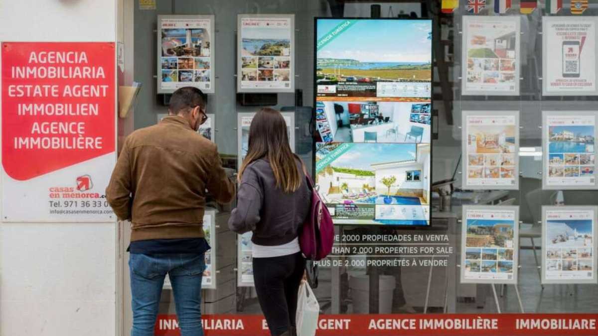 Aumentan las personas que compran sin hipoteca: muchos necesitan ayuda económica de sus familias