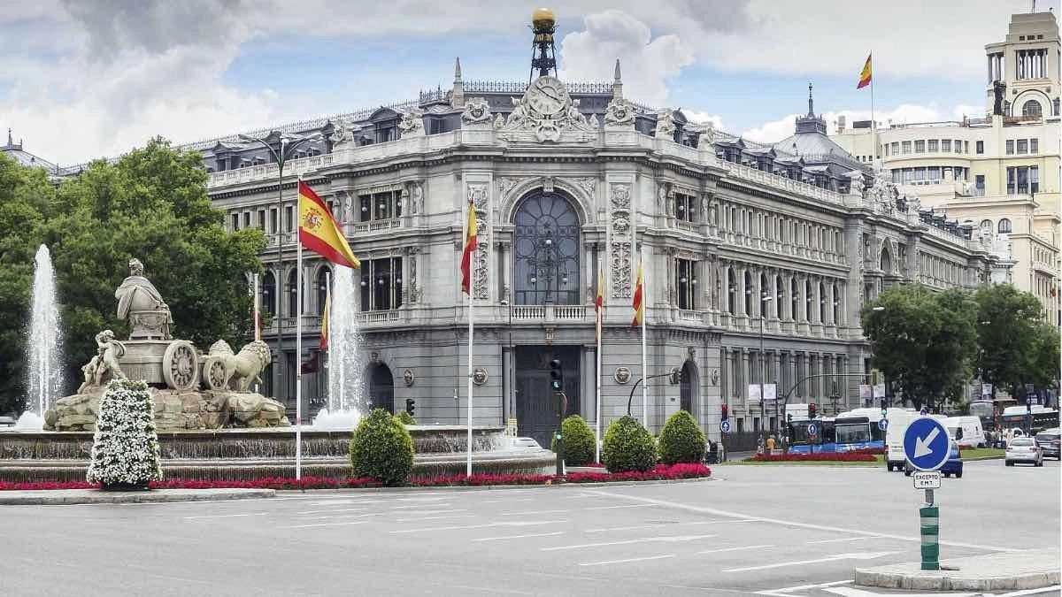 El Banco de España realiza una encuesta de cultura financiera y los españoles aprueban por los pelos