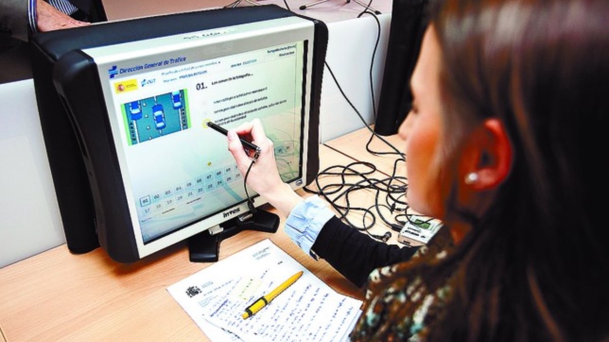 Cómo consultar la nota del teórico del carnet del conducir en la app de la DGT
