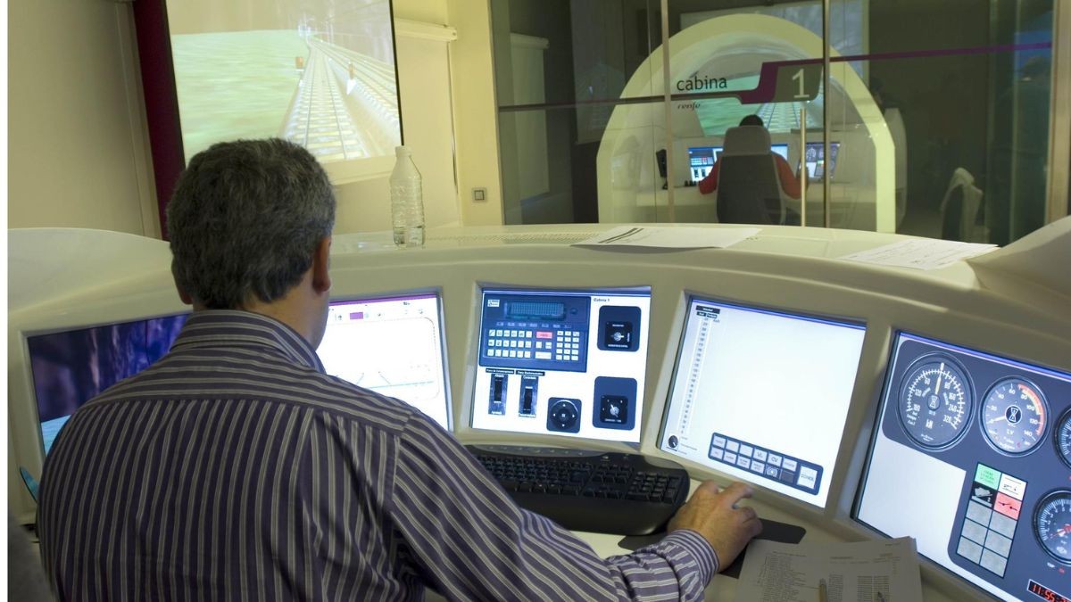 Renfe abre el plazo de inscripción del curso para trabajar como maquinista: sueldo de 3.000 euros