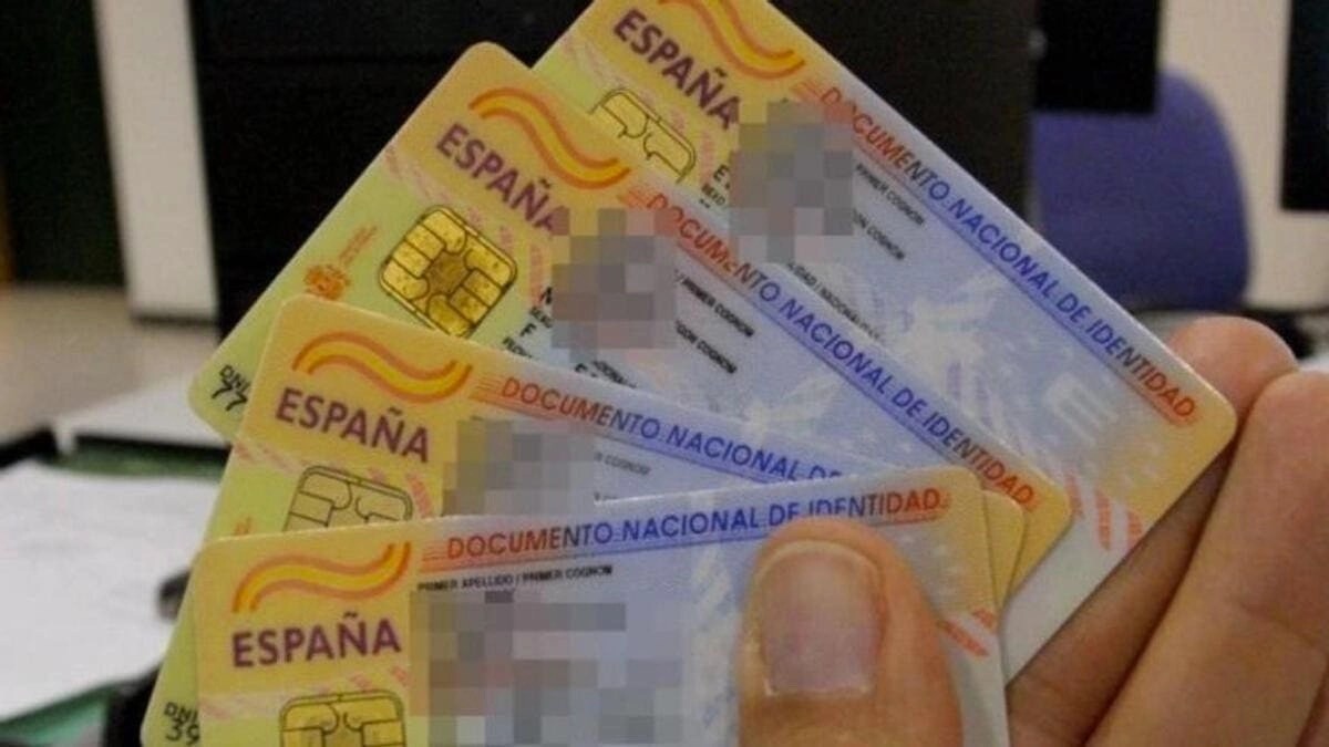 El aviso de la Policía Nacional que tienes que conocer antes de renovar el DNI o el pasaporte