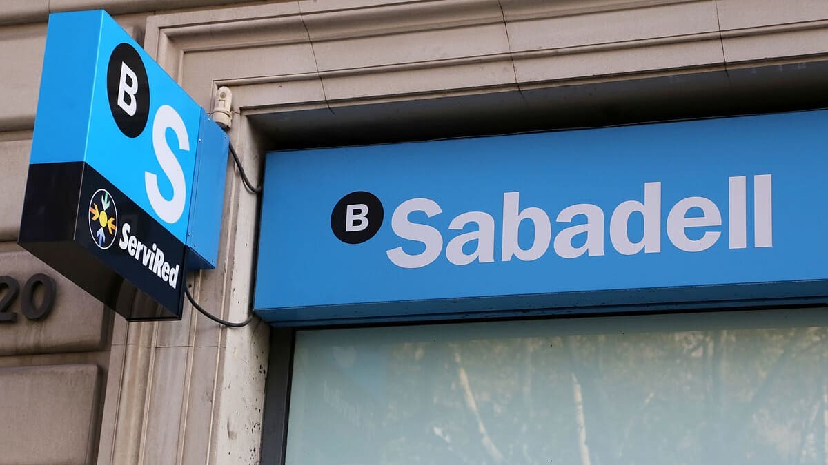 Banco Sabadell regala 600 euros: no hace falta domiciliar la nómina o pensión