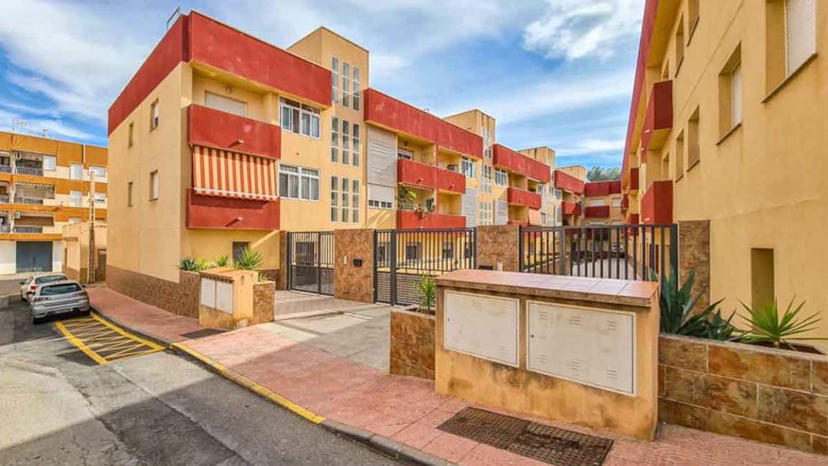 El Banco Santander necesita vender pisos y chalets: desde 20.000 euros sin necesidad de hacer reformas