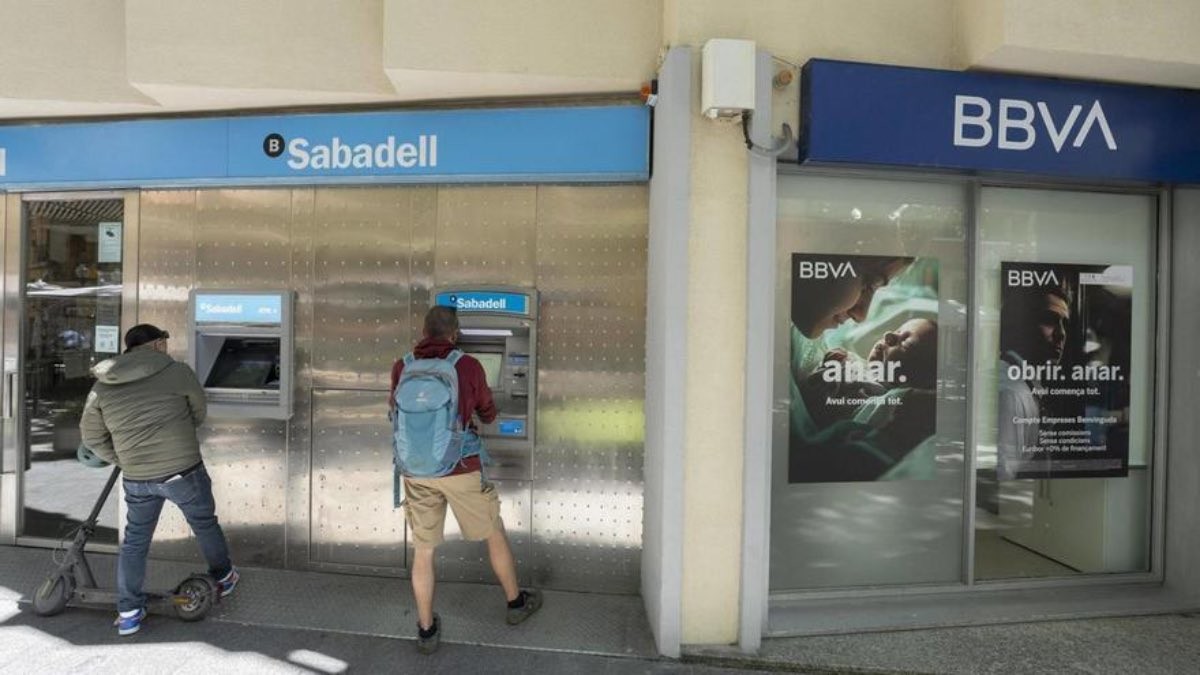 ¿Cómo afecta a los clientes la fusión entre el BBVA y Sabadell?