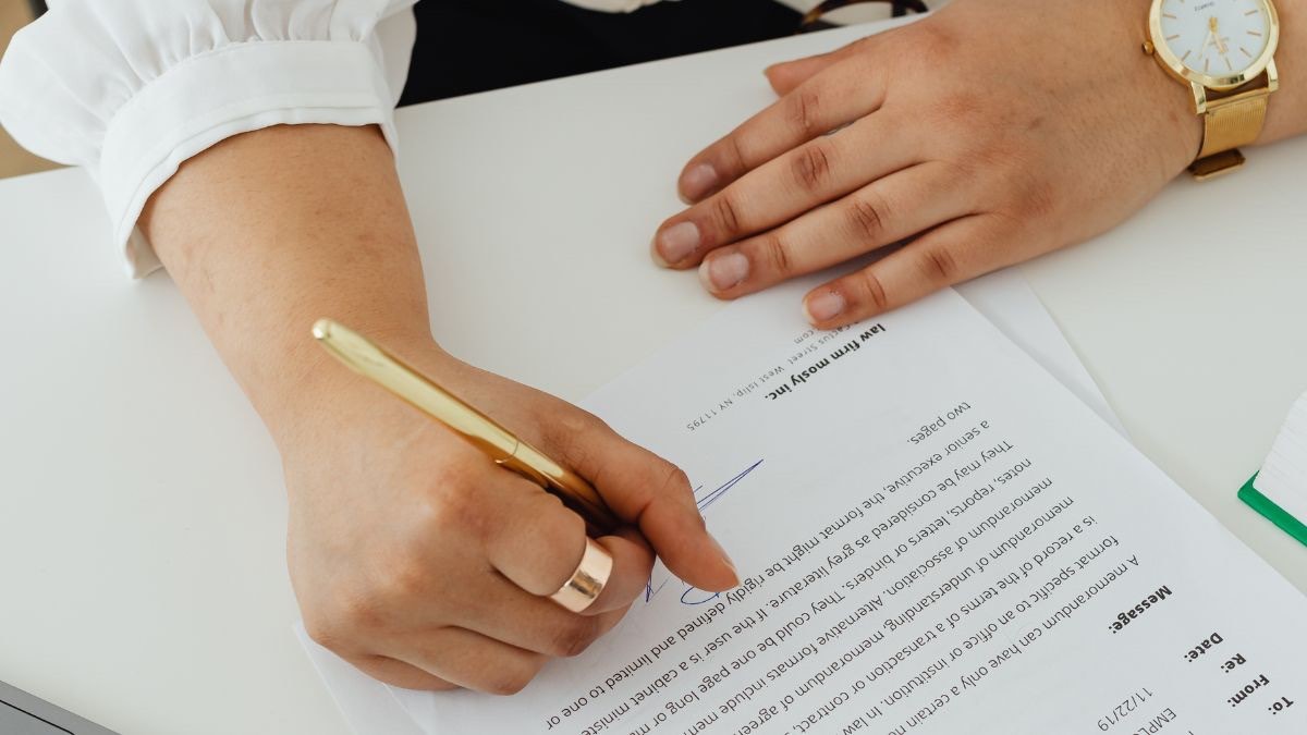 ¿Qué contratos de formación existen? Tipos, condiciones y salario mínimo
