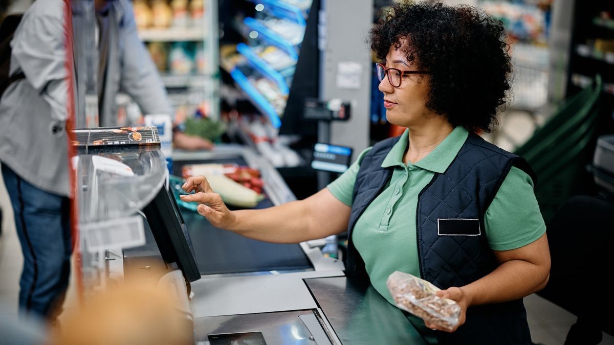 Ni SEPE ni Mercadona: las empresas que ofrecen empleo fijo, jornada de lunes a viernes y sueldo de 1.300 euros