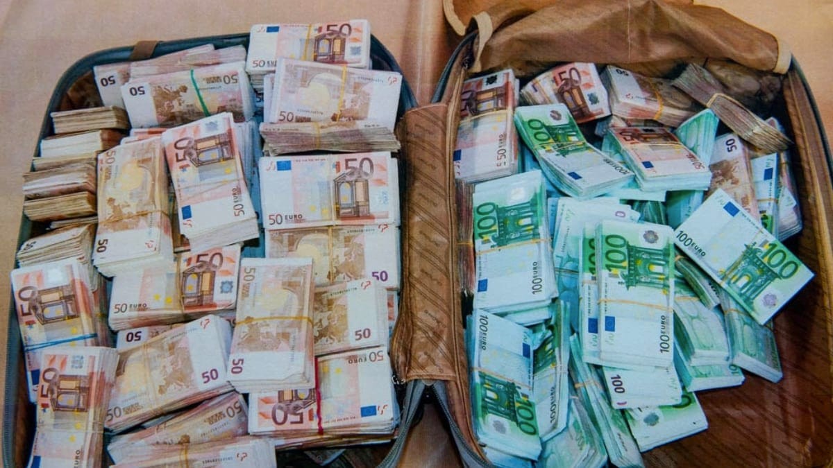 Hacienda pone este límite de dinero en efectivo con el que puedes viajar dentro y fuera de España