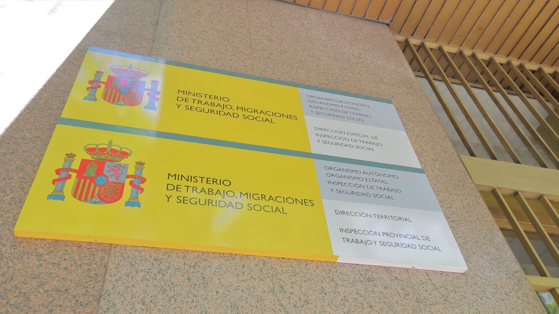 Trabajo multa con hasta 12.000 euros a las casas que tengan empleadas del hogar sin dar de alta