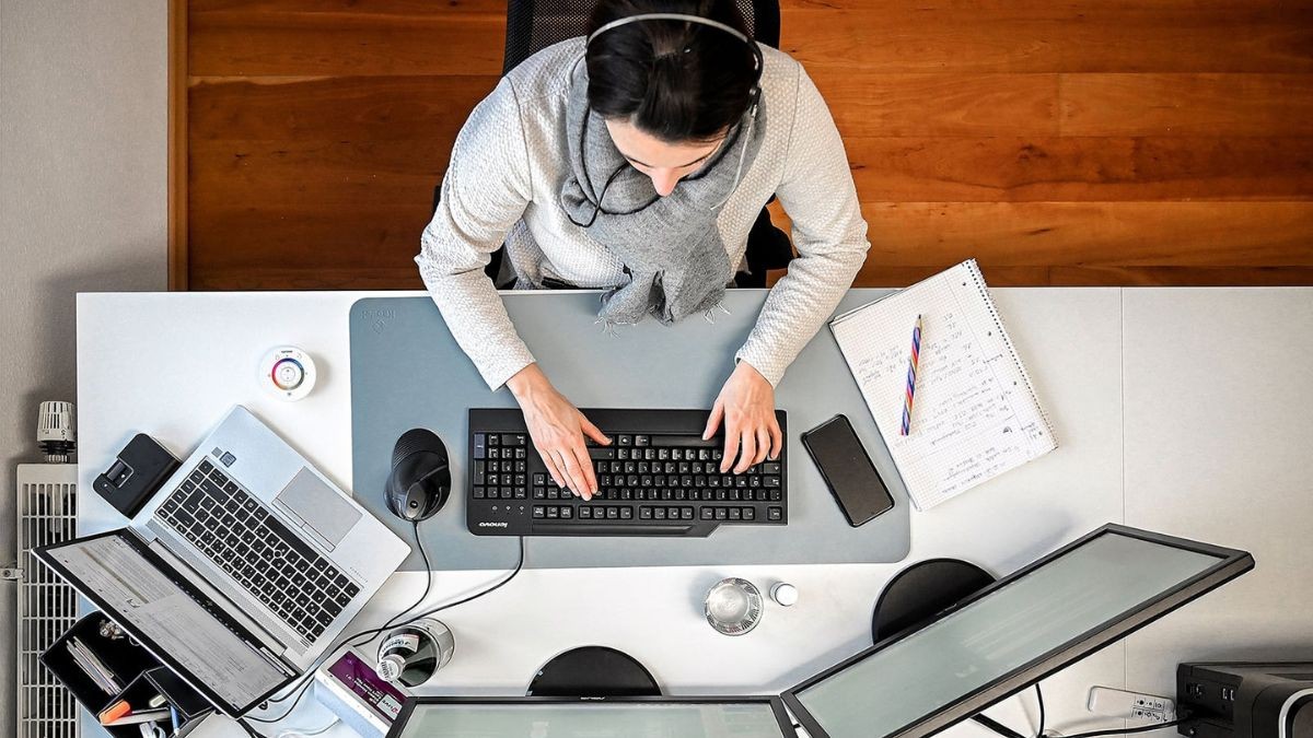 Estas empresas ofertan empleo con teletrabajo al 100%: piden pocos requisitos y pagan hasta 3.000 euros