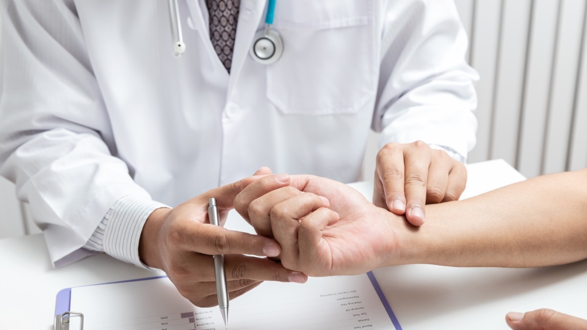 Cuánto cobra un médico de familia en Extremadura
