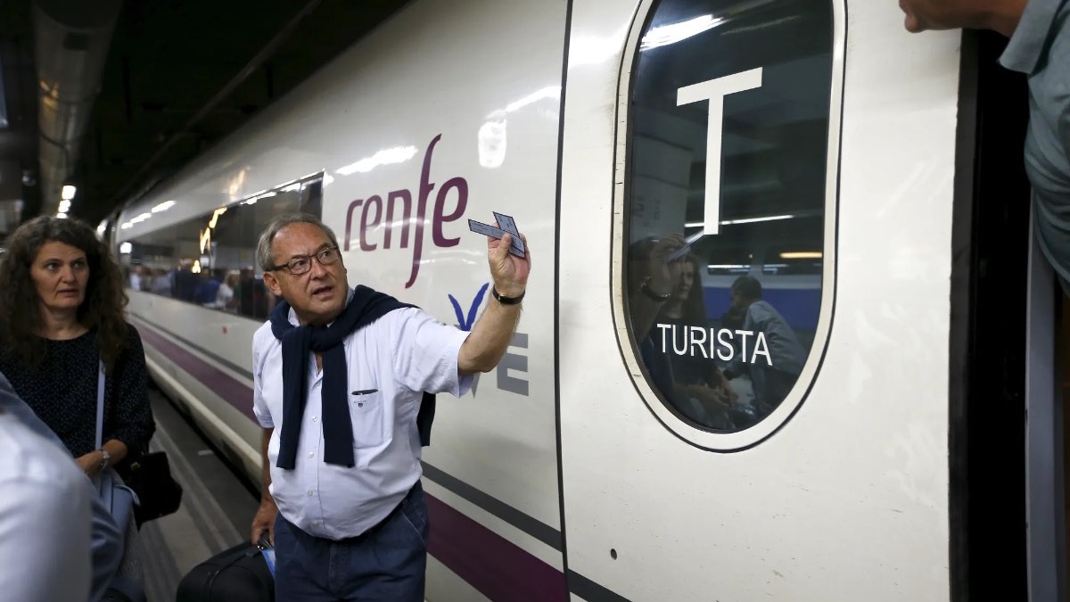 Renfe anuncia nuevas ventajas en su tarjeta dorada para los mayores de 60 años