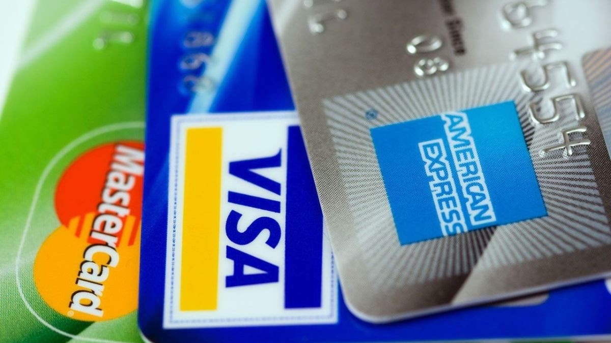 Las mejores tarjetas según el Banco de España para comprar por internet
