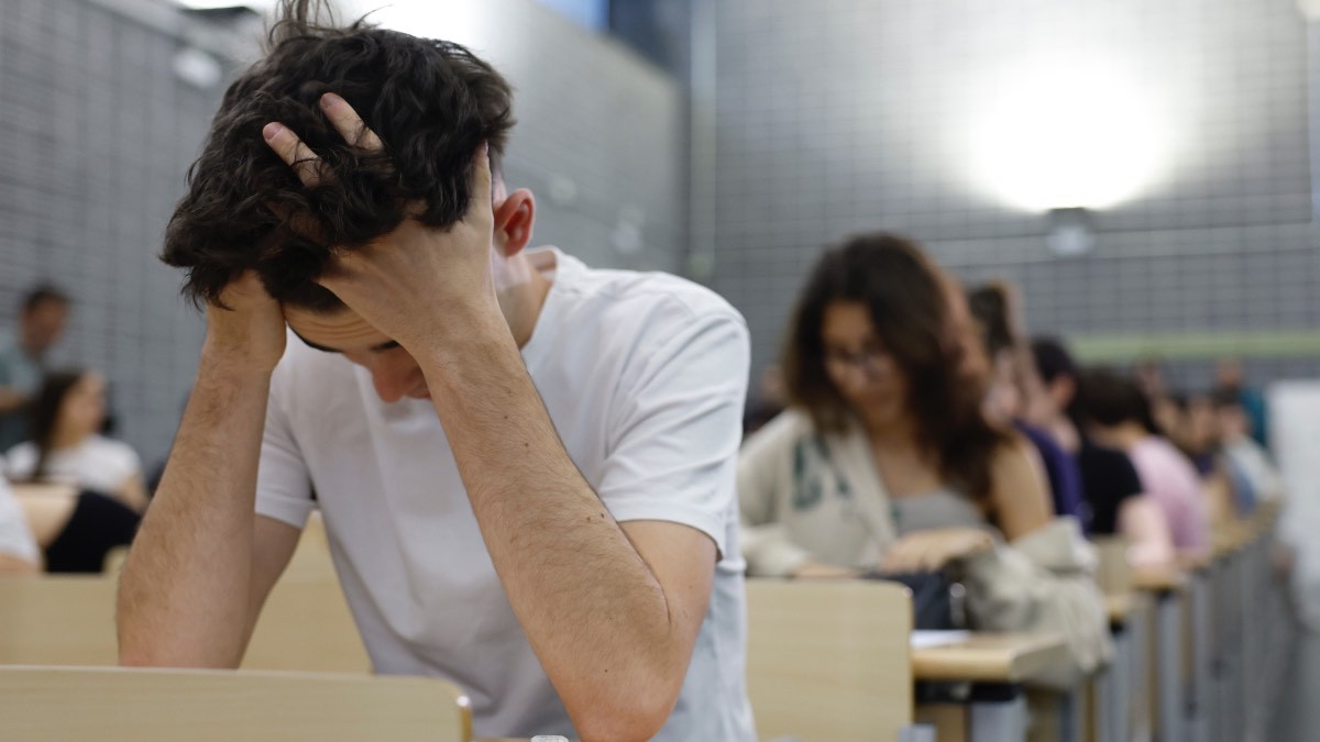 El examen de Matemáticas que ha desatado la polémica en la EBAU de Madrid: miles de firmas para impugnarlo