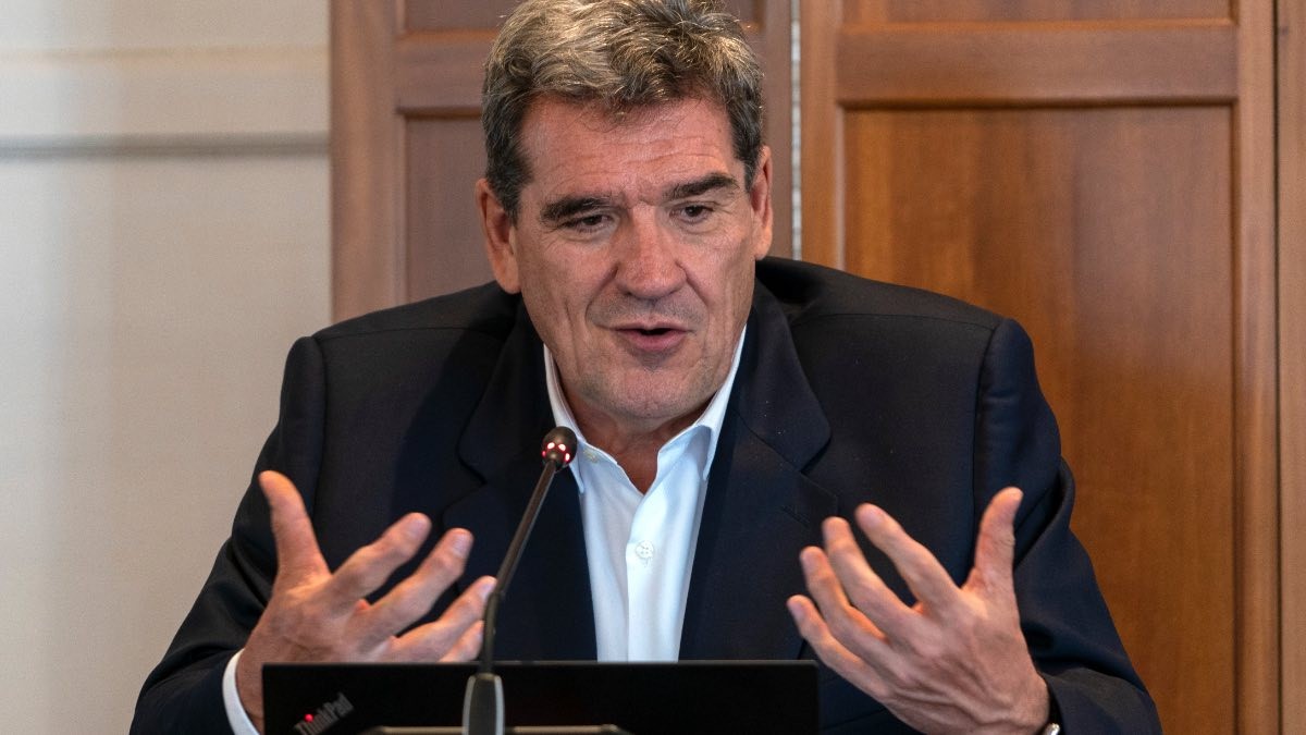 Escrivá lo confirma: la subida salarial de los funcionarios se aprobará este martes