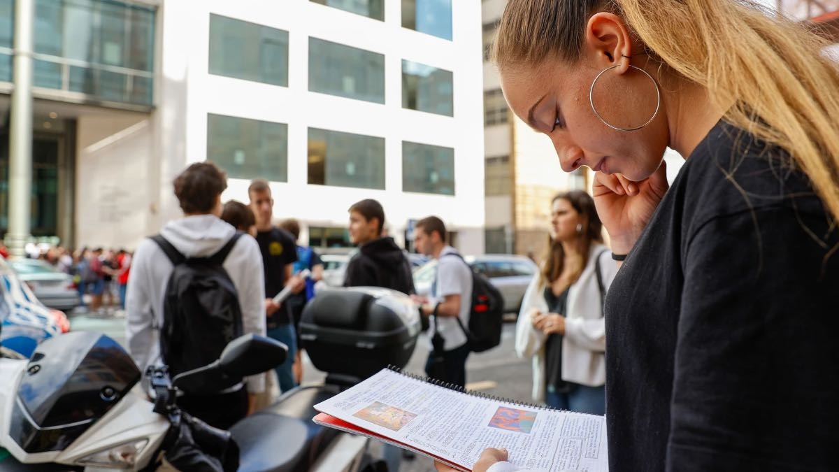 Todo lo que no puedes llevar en los exámenes de la EBAU 2024: te juegas el suspenso en selectividad