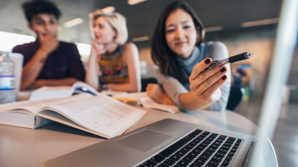 Los cursos de verano de la UNED rebajados solo este junio: suman créditos para la carrera