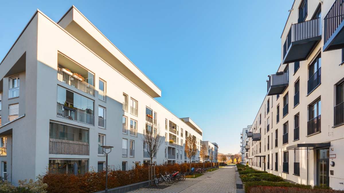 Este piso con 4 habitaciones y sin apenas reforma se vende en Jaén por menos de 30.000 euros
