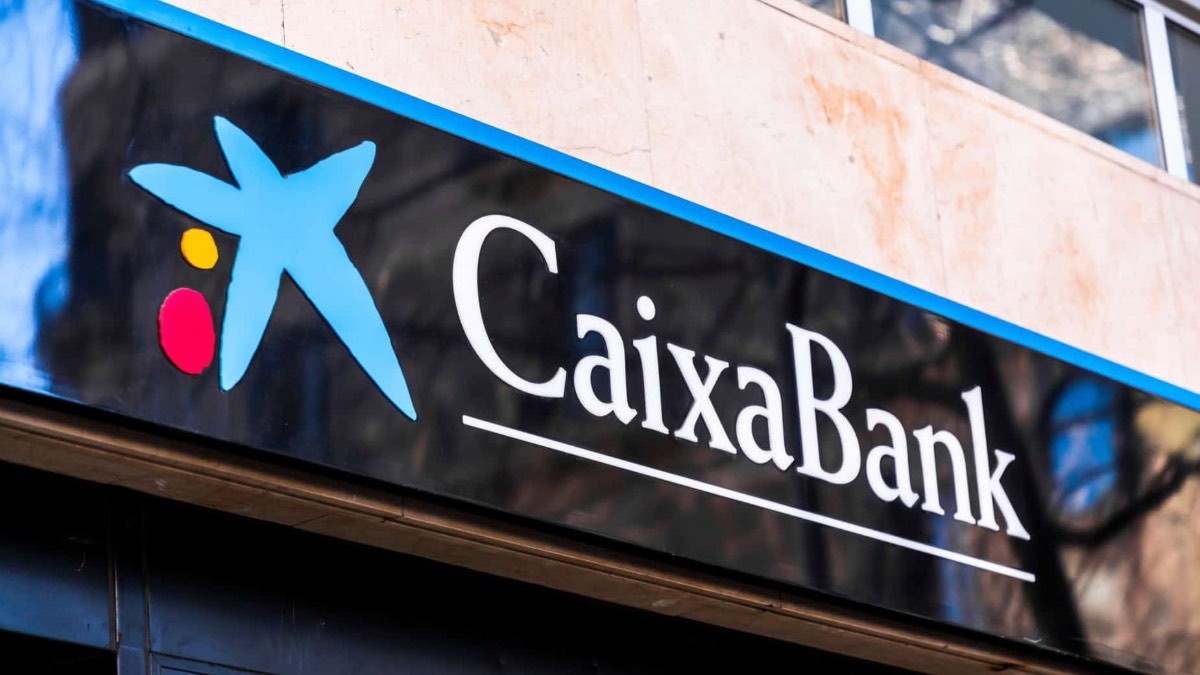 CaixaBank te regala un iPhone 15 Pro Max solo por cumplir con este requisito