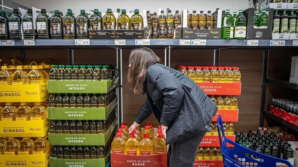 Mercadona baja el precio del aceite de oliva con nuevos descuentos en todos sus envases