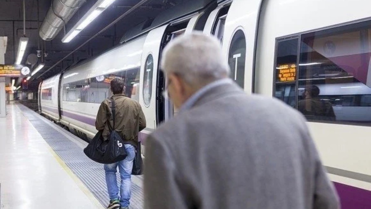 Buenas noticias: Renfe tiene un ‘regalo’ para que los mayores de 60 años no paren de viajar