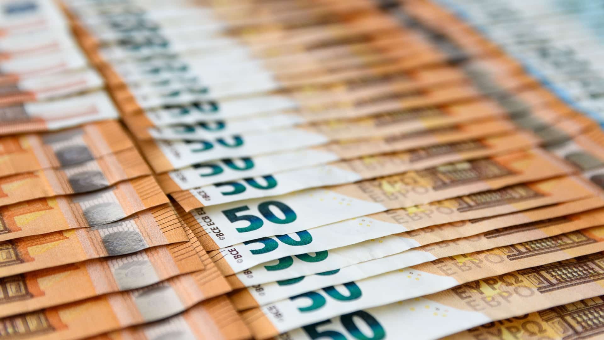 Cuál es el salario mínimo en interprofesional Luxemburgo (SMI) en 2024