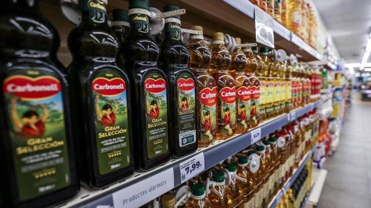 El precio del aceite de oliva baja en 8 supermercados ¿dónde está más caro y más barato?